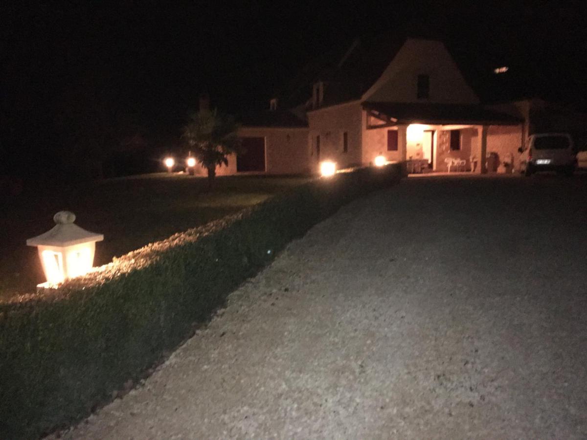 ヴィトラック Chez Bernadette Et Victor Bed & Breakfast エクステリア 写真