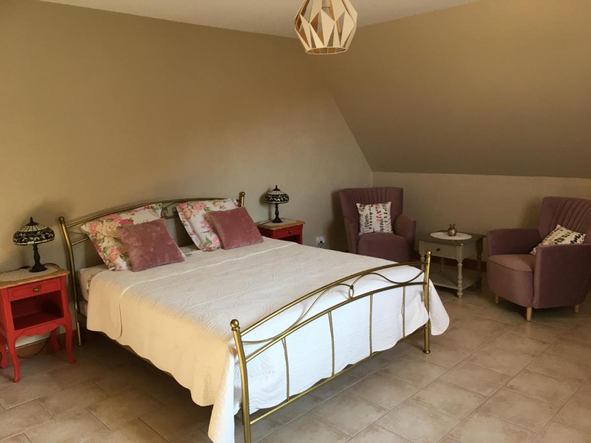 ヴィトラック Chez Bernadette Et Victor Bed & Breakfast エクステリア 写真