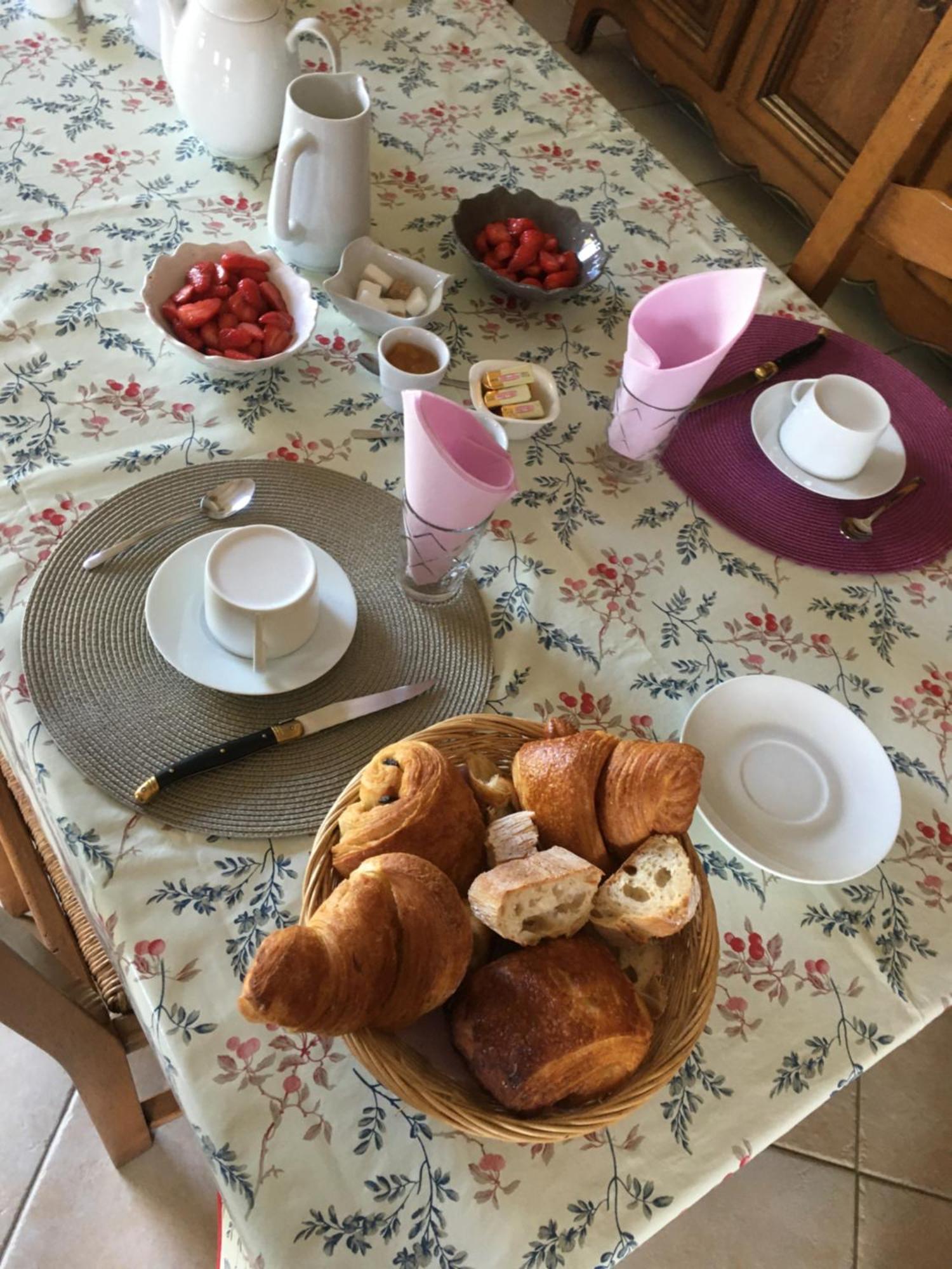ヴィトラック Chez Bernadette Et Victor Bed & Breakfast エクステリア 写真