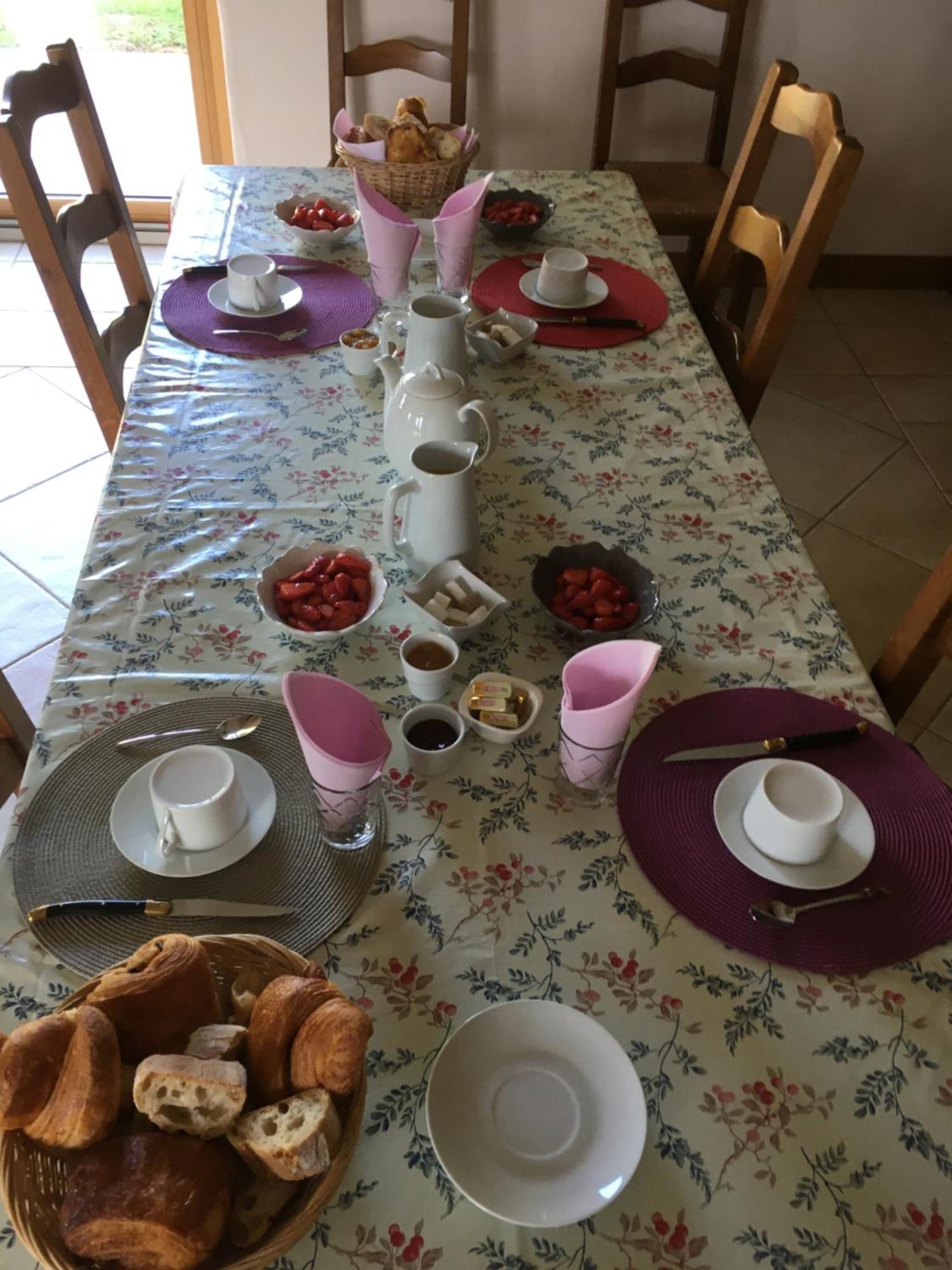 ヴィトラック Chez Bernadette Et Victor Bed & Breakfast エクステリア 写真