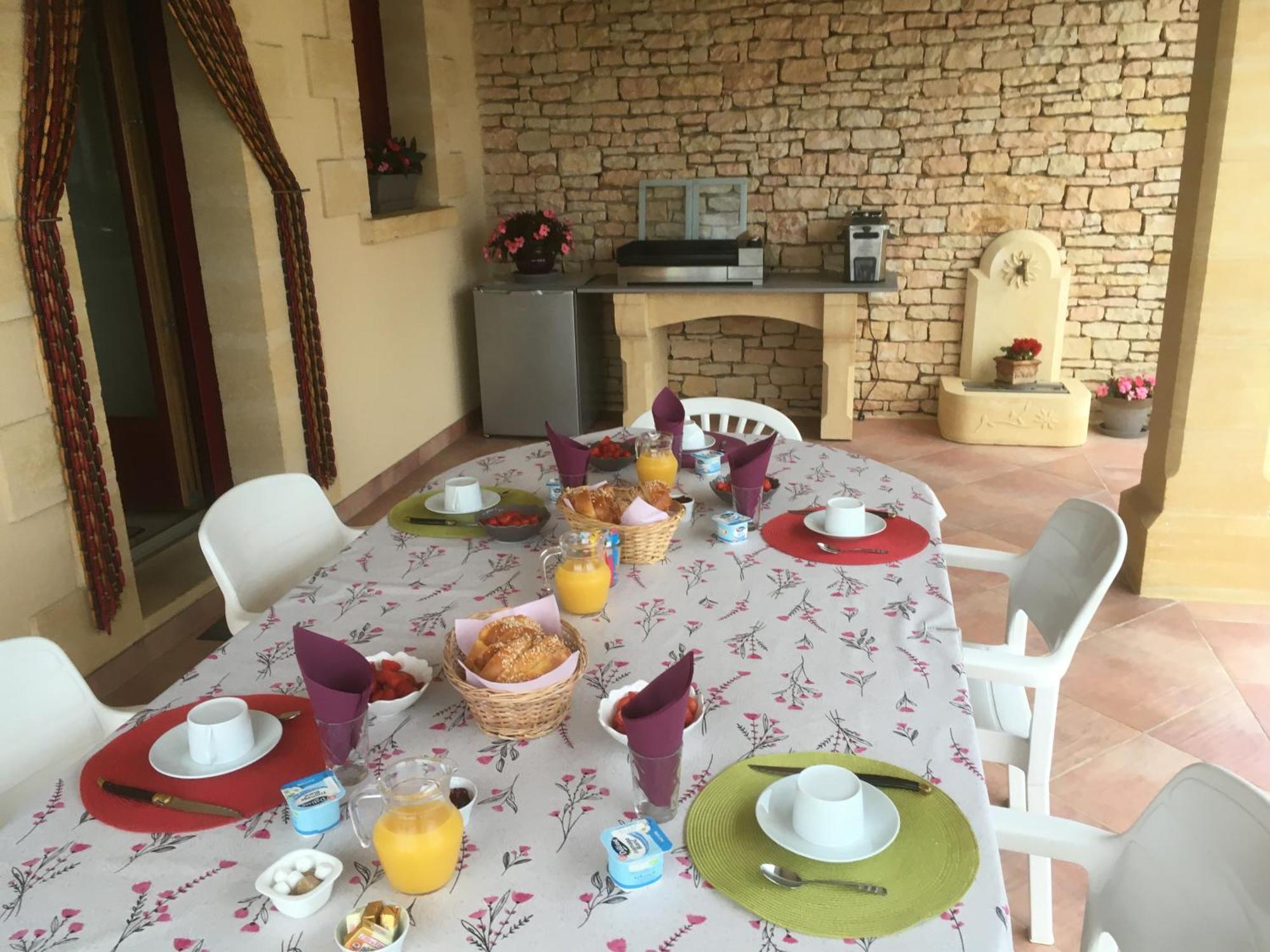 ヴィトラック Chez Bernadette Et Victor Bed & Breakfast エクステリア 写真